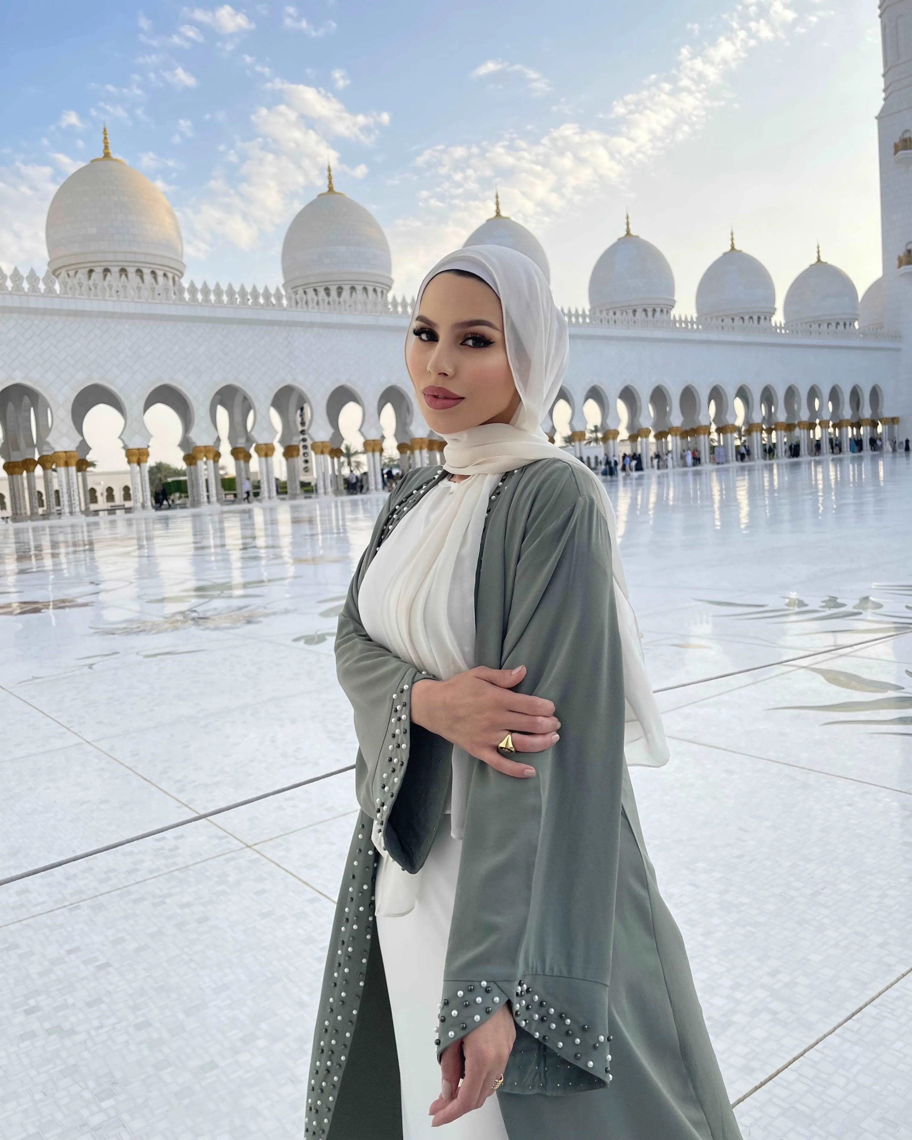 Amirah Pearl Abaya - Minty