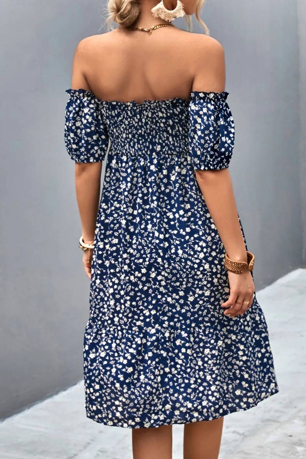 *APP EXCLUSIVE* Ditsy Floral Smocked Cold Shoulder Dress