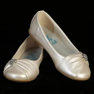 SALE WENDY Ivory Flat Pump Dress Shoes Junior Sizes 10 to 4