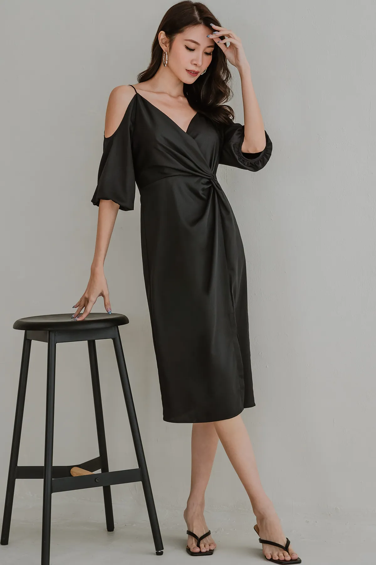 Tulip Cold Shoulder Midi Dress (Black)