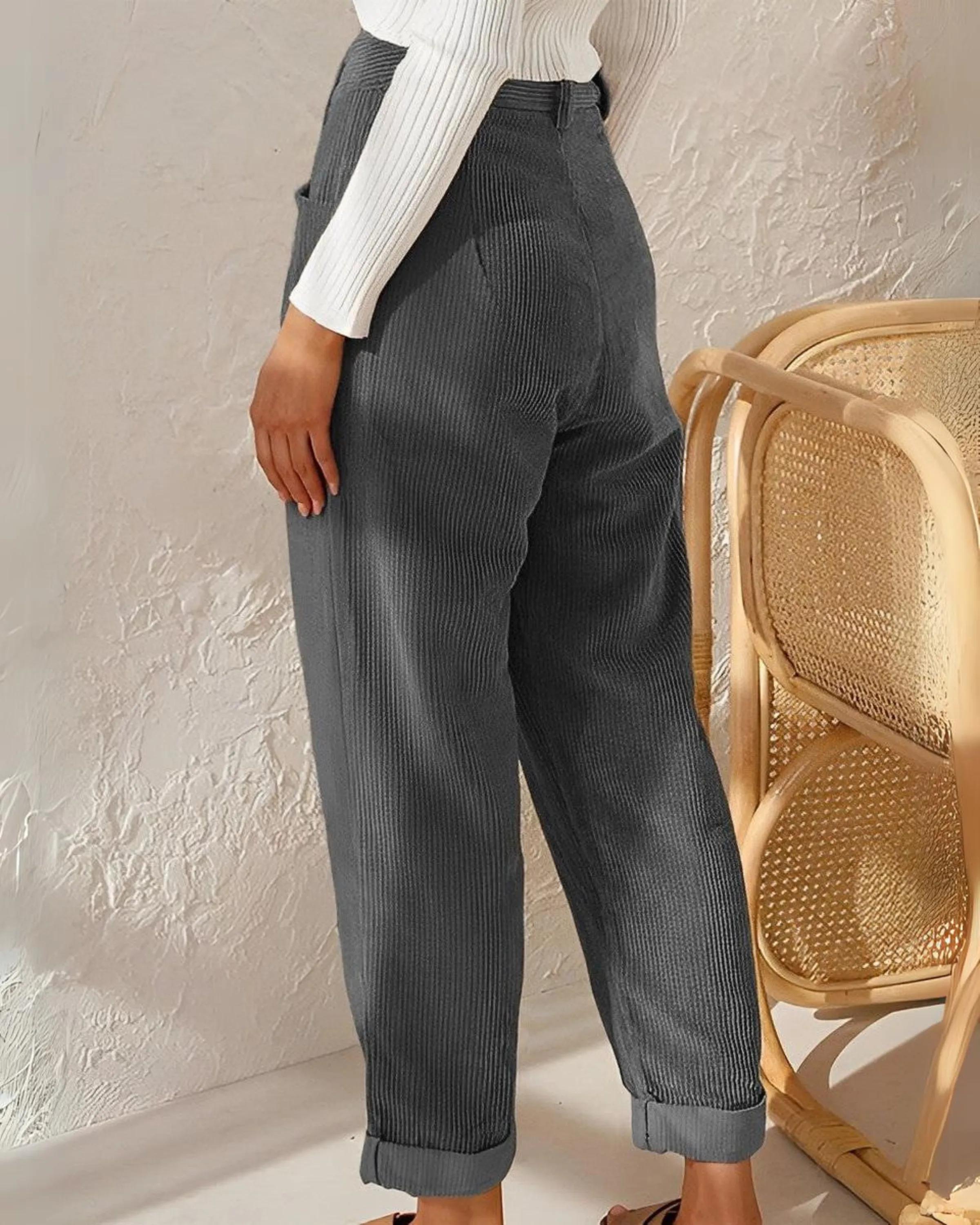 Women - Corduroy Trousers - Comfortable Fabric - Stylish Casual Pants for Everyday Wear