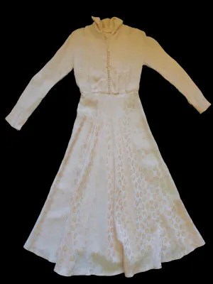 Wounded 1950s Pale Peach Damask Dress With Full Skirt - XXS